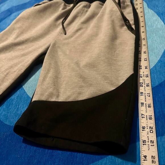 WT02 Two-Tone Tech Shorts - Picture 4 of 7